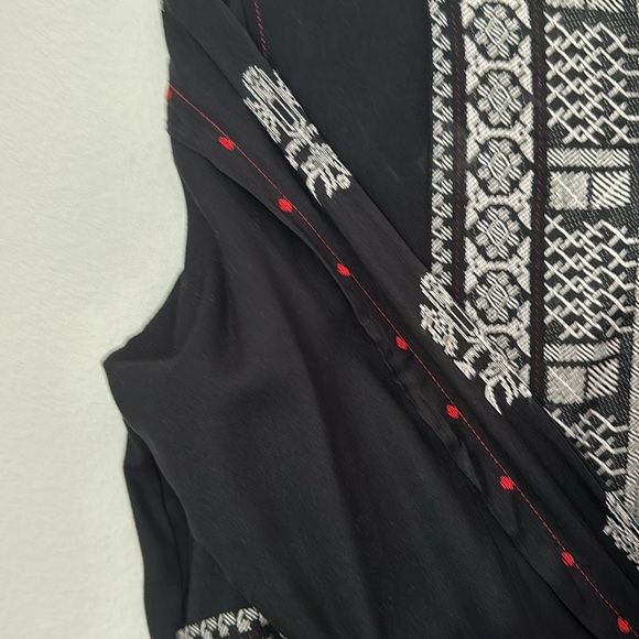 Black with white and red embroidery. Empire waist, dress up or just as it is. - Picture 6 of 6